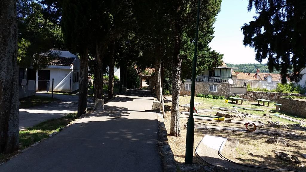 Bungalows Jurjevac สตารีกราด ห้อง รูปภาพ